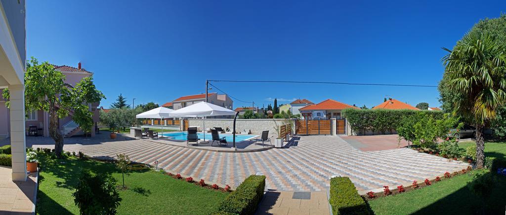 Banic Apartments With Pool Biograd Na Moru Esterno foto