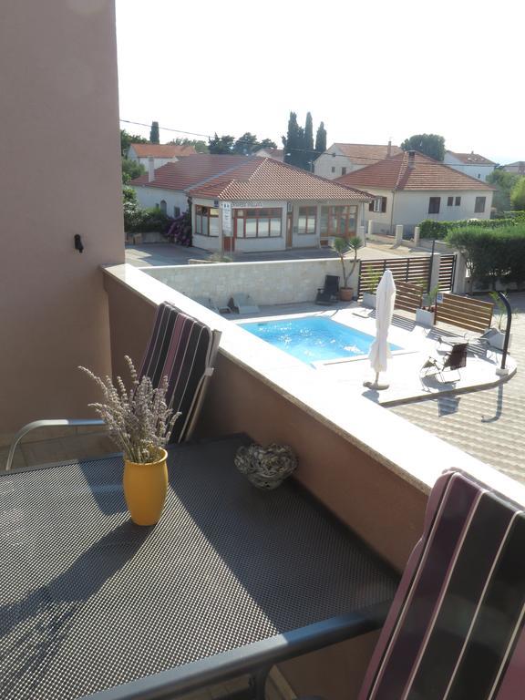 Banic Apartments With Pool Biograd Na Moru Camera foto