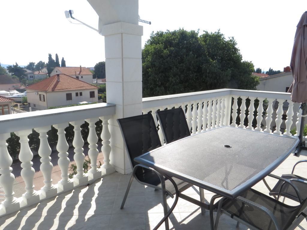 Banic Apartments With Pool Biograd Na Moru Camera foto