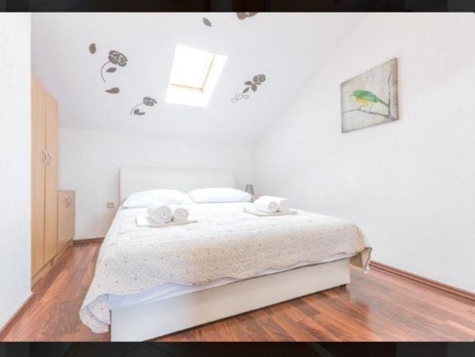 Banic Apartments With Pool Biograd Na Moru Esterno foto